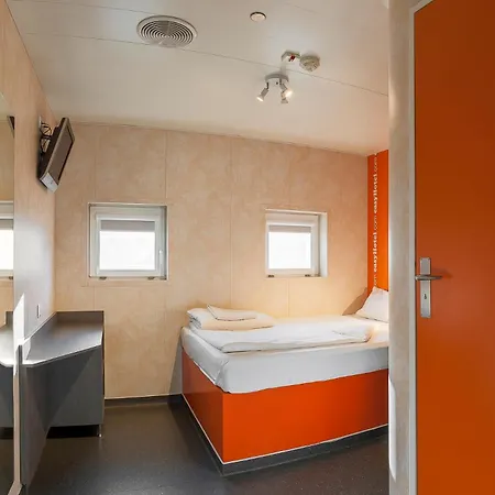Easyhotel Oktogon 3*