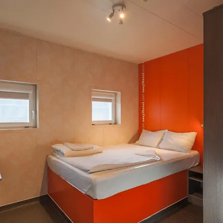 Easyhotel Oktogon 3*