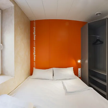 Ξενοδοχείο Easyhotel Oktogon 3*