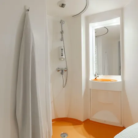 Easyhotel Oktogon 3*