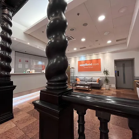 Easyhotel Oktogon 3*