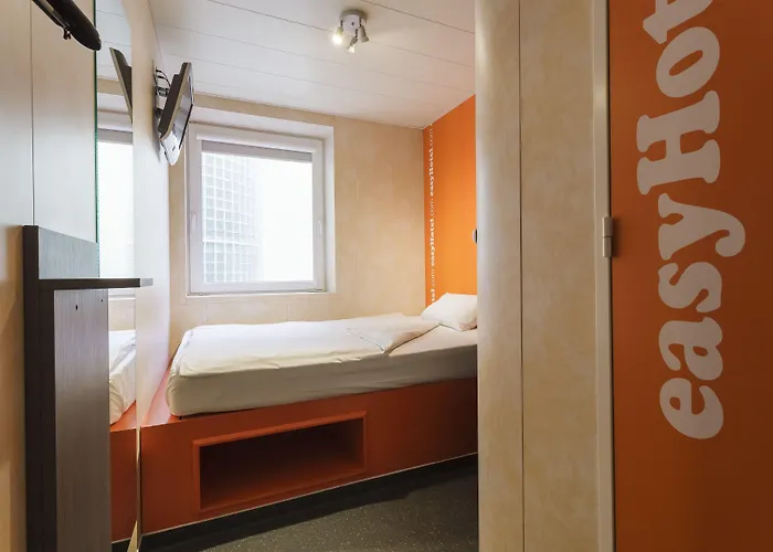 Easyhotel Oktogon 3*