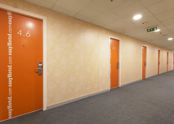 Easyhotel Oktogon 3*