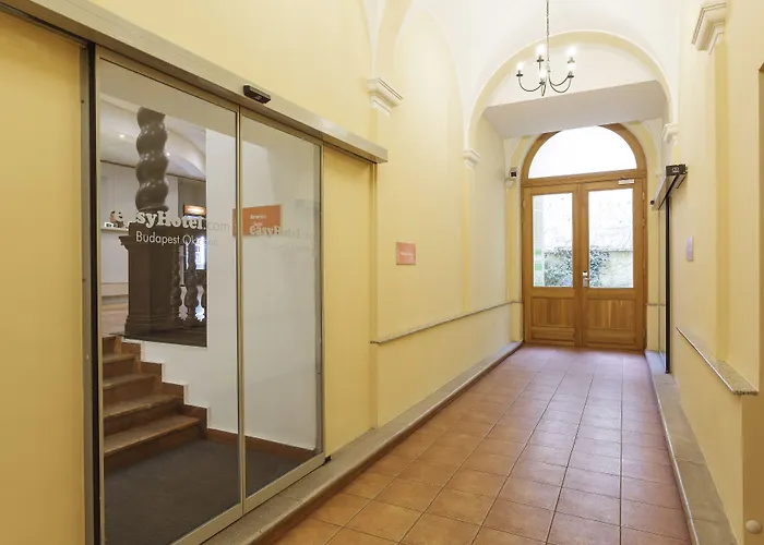 Hotel Easyhotel Oktogon 3*