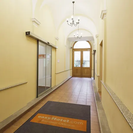 Easyhotel Oktogon Hotel