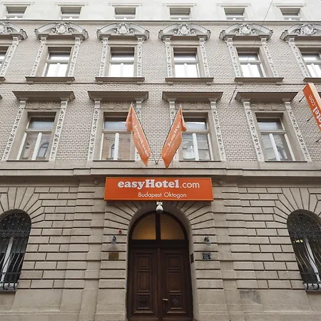 Easyhotel Oktogon 3*