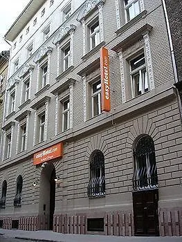 Szálloda Easyhotel Oktogon 3*