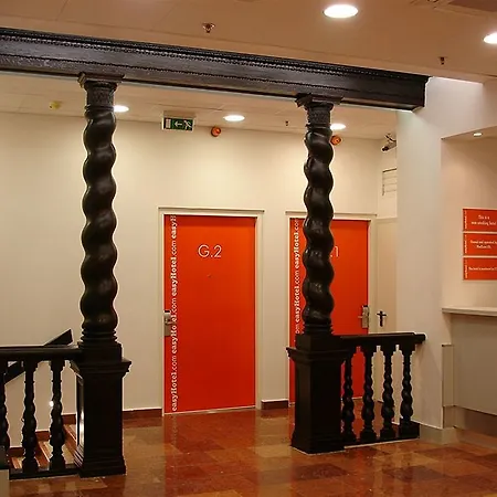 Easyhotel Oktogon Szálloda 3*