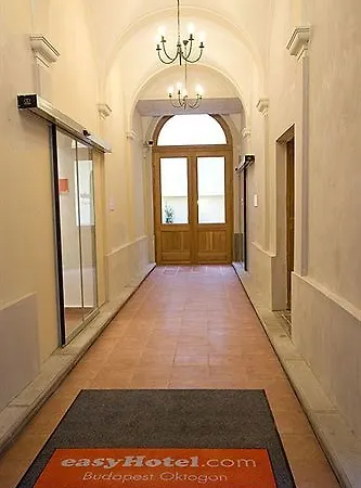Easyhotel Oktogon Szálloda
