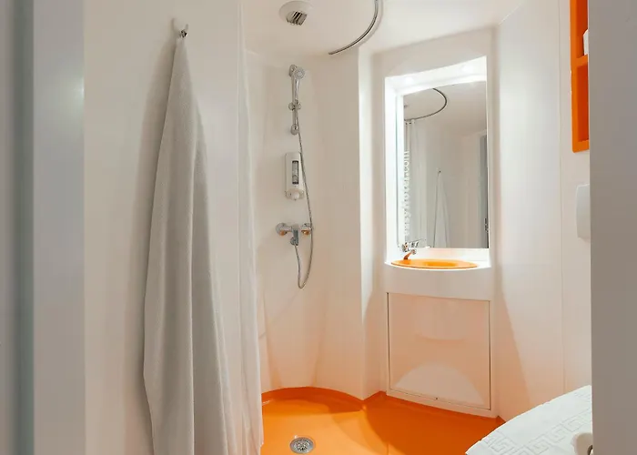 Easyhotel Oktogon 3*