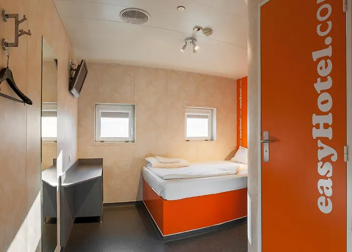 Easyhotel Oktogon 3*