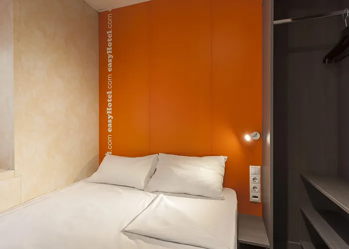 Easyhotel Oktogon 3*