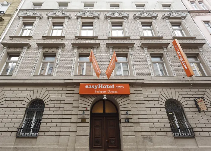 Easyhotel Oktogon 3*