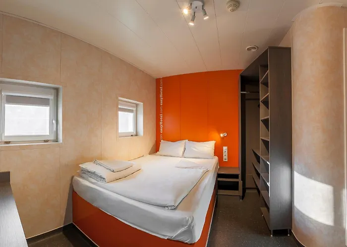Отель Easyhotel Oktogon