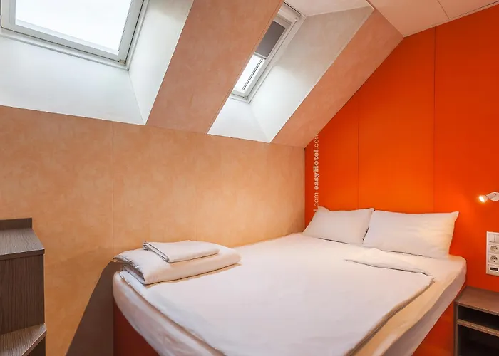 Отель Easyhotel Oktogon