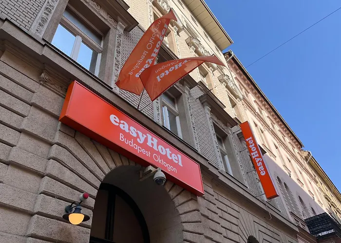 Easyhotel Oktogon 3*