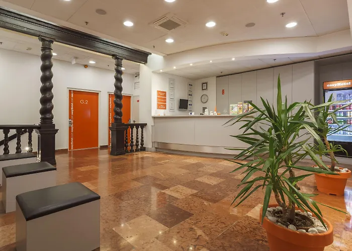 Easyhotel Oktogon Отель