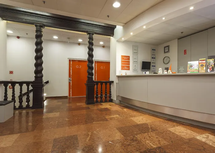 Отель Easyhotel Oktogon 3*
