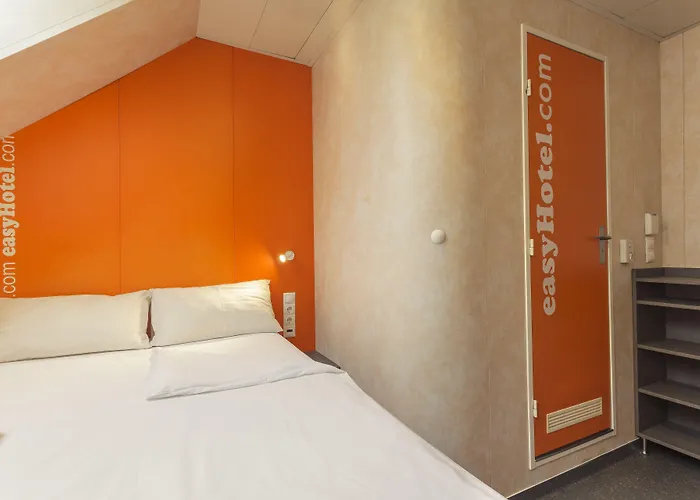 Easyhotel Oktogon Отель