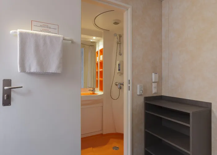 Easyhotel Oktogon 3*