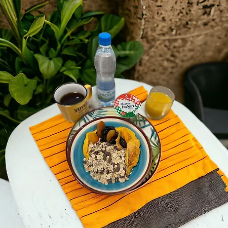 Easyhotel Oktogon 3*